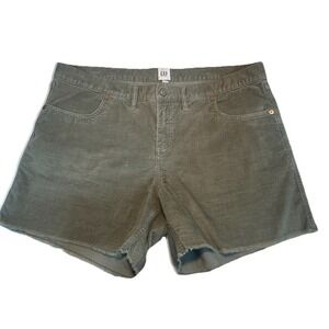 GAP Corduroy Shorts Women's Size 16 Lt. Olive Green Raw Hem 4 Pockets Zip Up Y2K